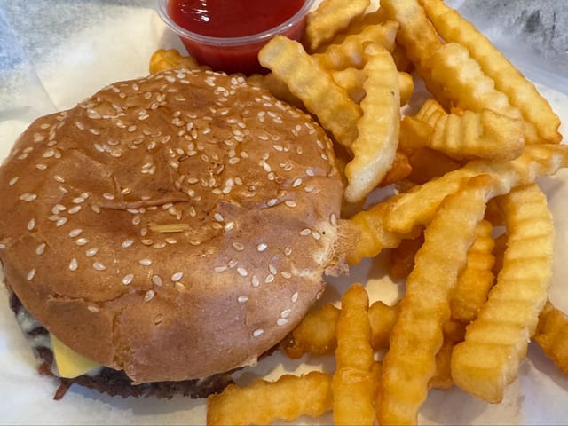 Cheese Burger (Kids).